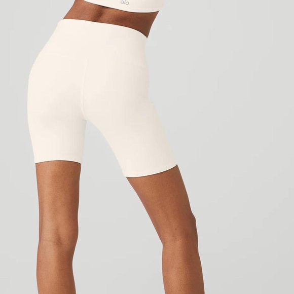 Alo Yoga Cream 7" High-Waisted Bike Shorts - Picture 2 of 6